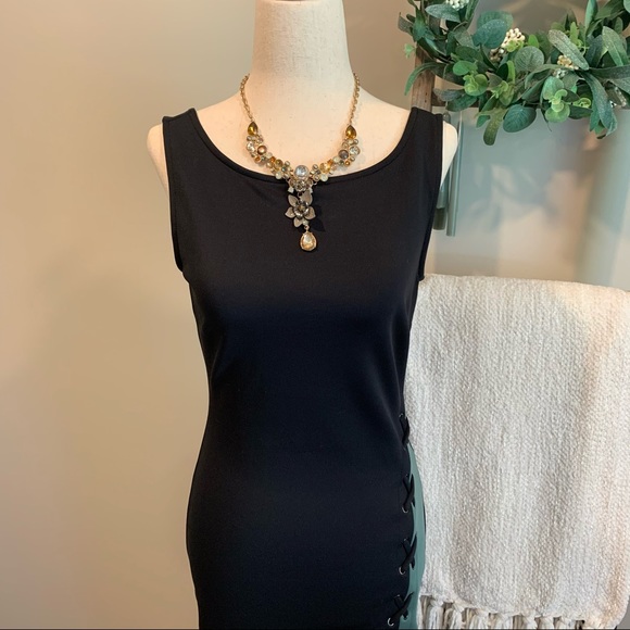 🍈 Belle Sky Sleeveless MIDI Dress - Picture 2 of 11